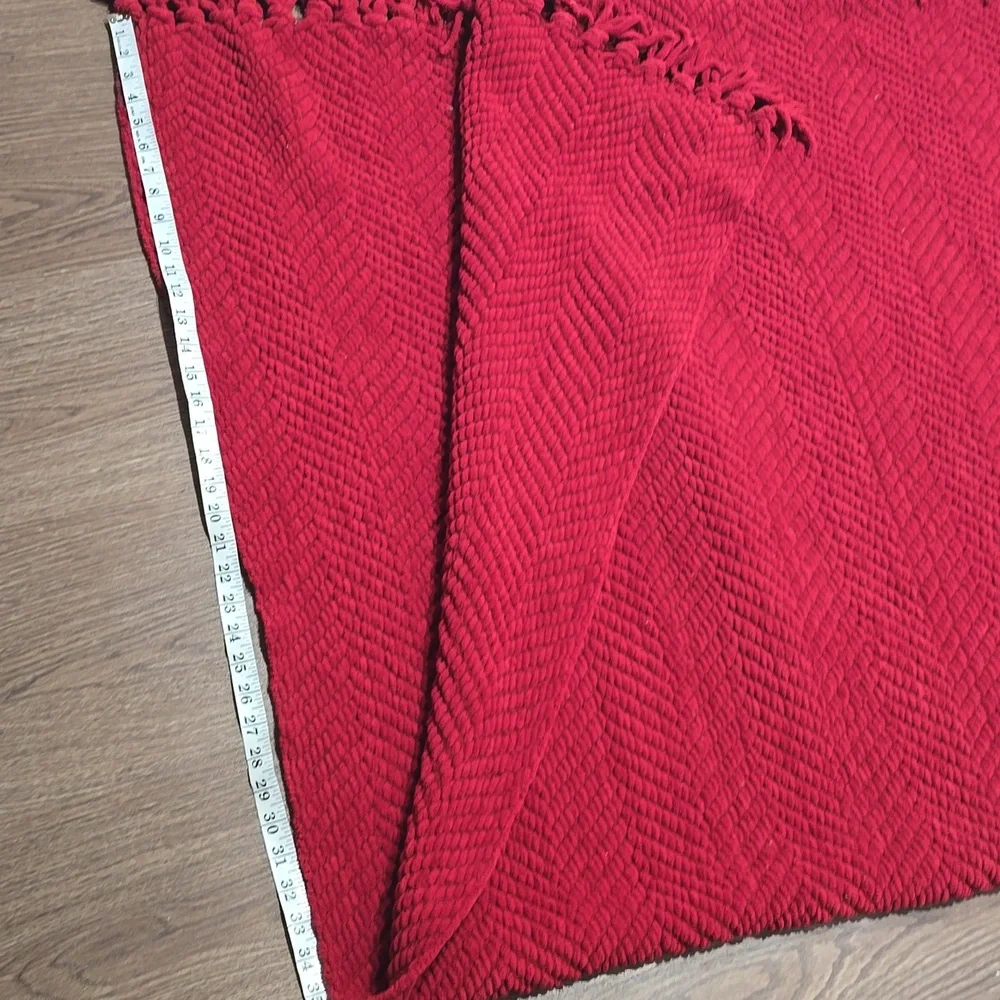 Pottery barn‎ red blanket
